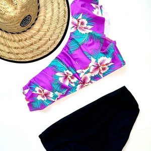 Tropical, Comfy, and Cute!  Rip Curl One-Shoulder Strap Bikini Top.